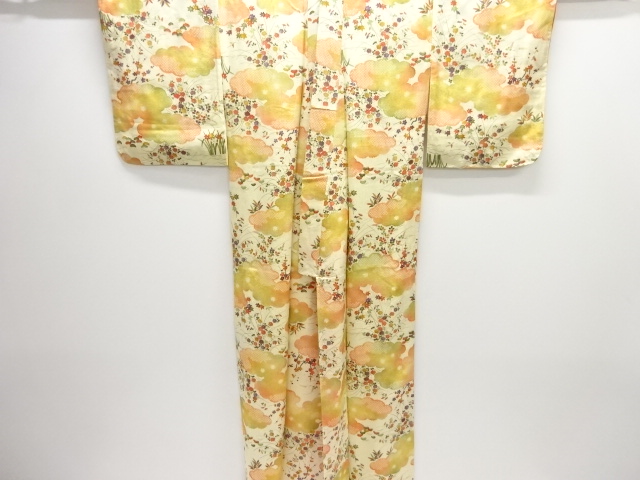  未使用品　雲に草花模様小紋着物